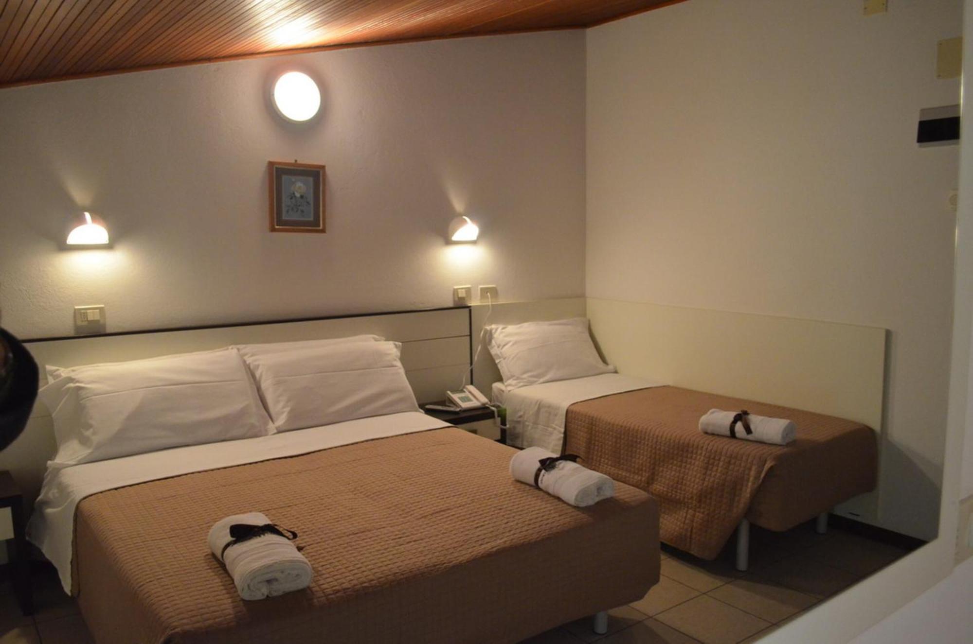 Hotel Europa מילאנו מריטימה חדר תמונה